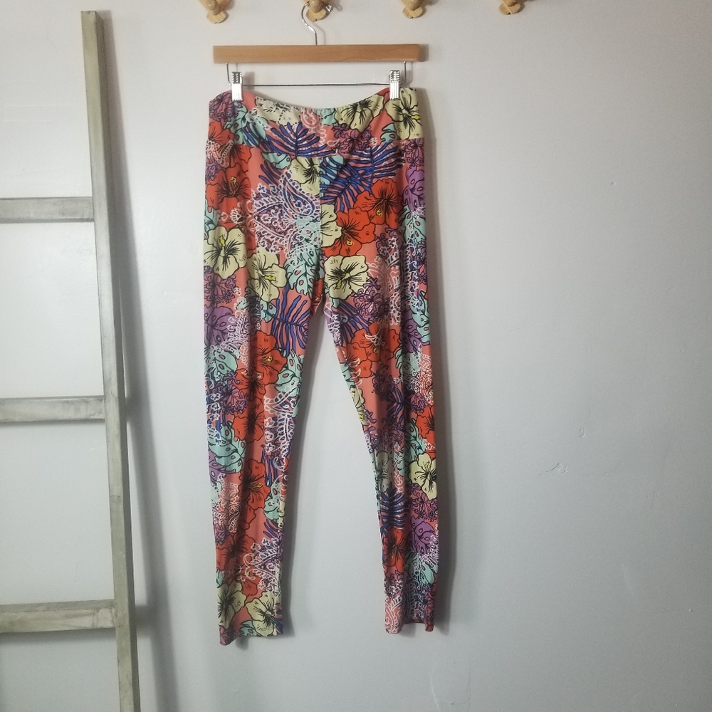 LULAROE WOMEN'S FLORAL PATTERNED LEGGINGS SIZE TALL AND CURVY